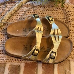 Birkenstock Birkies size 38 NWOT gold metallic
